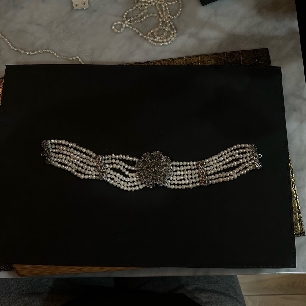 Mother-of-Pearl Round chokers 2